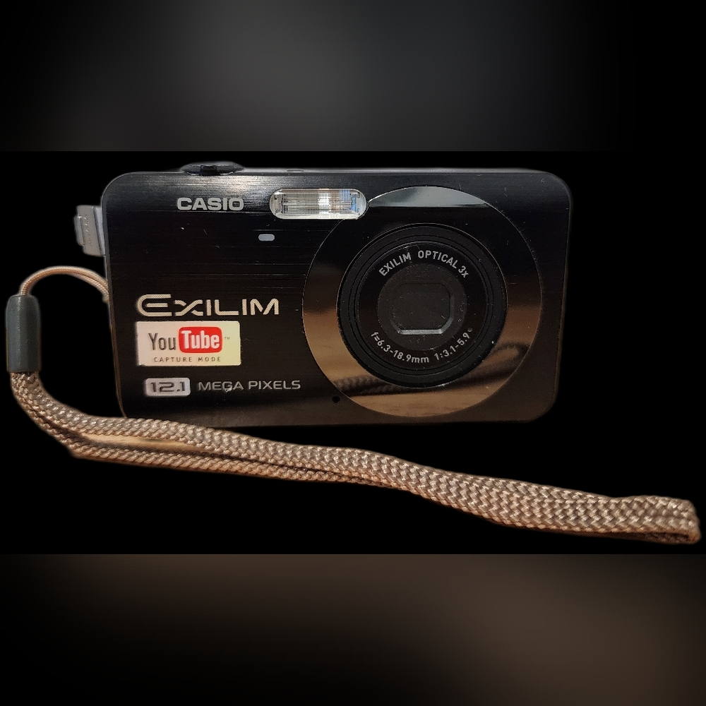CASIO EXILIM EX-Z90 12.1MP Compact Digital Camera, For Parts Only